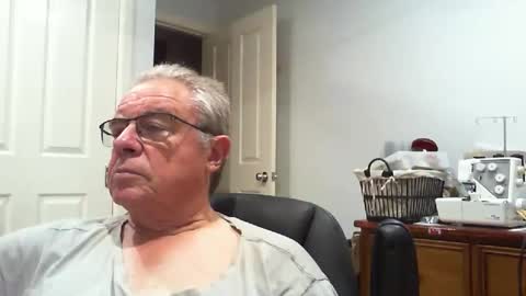 Snapshot of skipper1970 chatting on February 2026 08:35:02 AM Skipper1970 online show from February 2026 08:35:02 AM