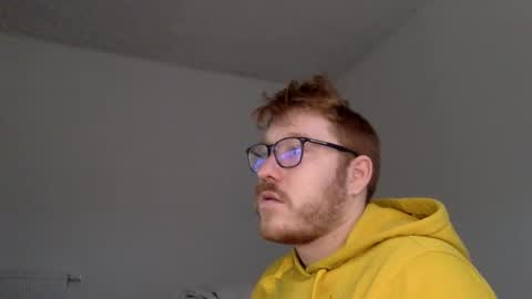 Snapshot of sklave_s chatting on December 2024 09:21:02 AM sklave_s online show from December 2024 09:21:02 AM