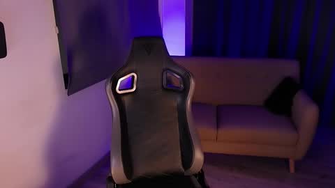 Liam Vokov online show from March 2026 11:43:01 PM