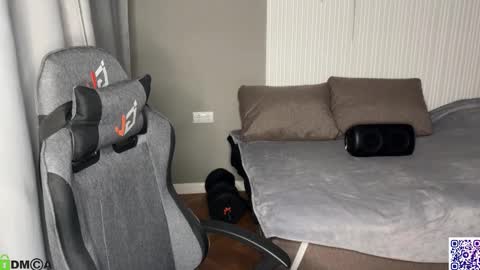 Snapshot of sky_hunter chatting on October 2025 03:40:01 PM sky_hunter online show from October 2025 03:40:01 PM