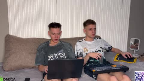 Snapshot of sky_hunter chatting on October 2025 04:30:02 PM sky_hunter online show from October 2025 04:30:02 PM