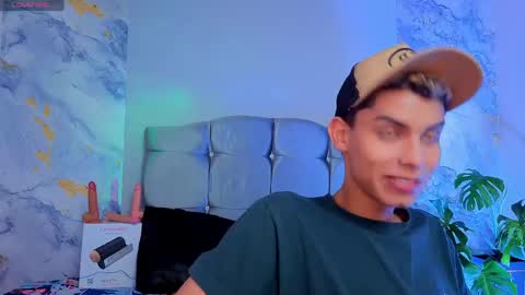 Snapshot of sky_jules chatting on April 2026 08:26:01 PM Daniel online show from April 2026 08:26:01 PM