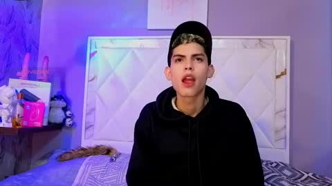 Snapshot of sky_jules chatting on April 2026 12:19:02 PM Daniel online show from April 2026 12:19:02 PM