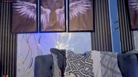 Snapshot of sky_jules chatting on April 2026 01:42:02 AM Daniel online show from April 2026 01:42:02 AM