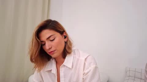 Snapshot of skyamber8v2 chatting on April 2026 05:16:02 AM Vi online show from April 2026 05:16:02 AM