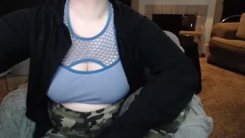 SKYLE   online show from November 2025 10:37:02 PM