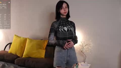 Melissa online show from December 2025 04:17:01 AM