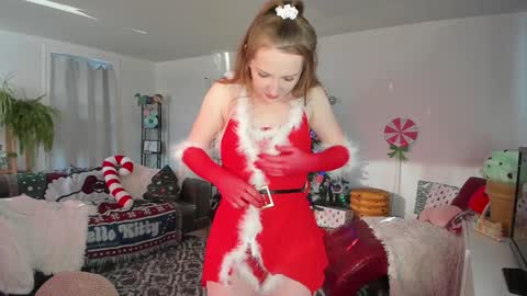 Skye Watson online show from December 2024 07:06:01 PM