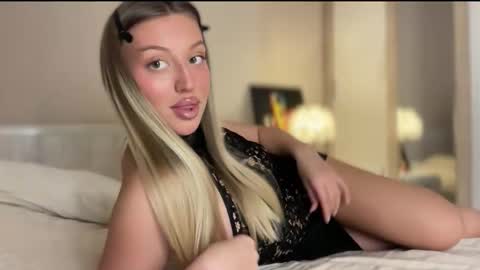 GARRY AND SOPHIA online show from December 2025 08:14:01 PM