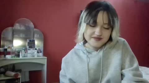 Snapshot of skylaporter1 chatting on November 2025 10:29:01 AM your little angel Masha online show from November 2025 10:29:01 AM