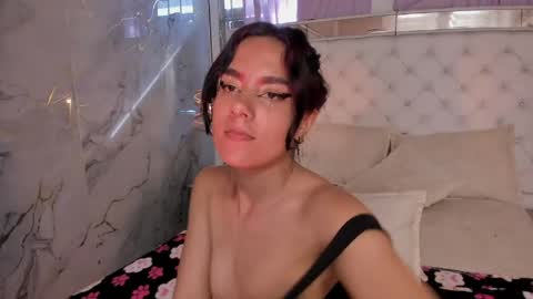 Snapshot of skyler_rouse chatting on May 2026 08:17:01 PM skyler_rouse online show from May 2026 08:17:01 PM