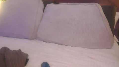 skyonetoo3 online show from September 2025 07:15:02 PM