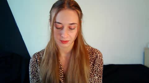 Snapshot of skyremnant chatting on February 2026 10:18:01 AM skyremnant online show from February 2026 10:18:01 AM