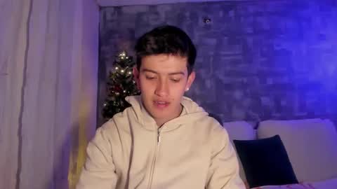 Snapshot of skyrid3r chatting on December 2025 12:48:02 AM Skyrider online show from December 2025 12:48:02 AM