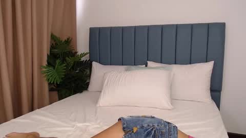 Snapshot of skytime96 chatting on October 2025 05:26:02 AM Sky online show from October 2025 05:26:02 AM