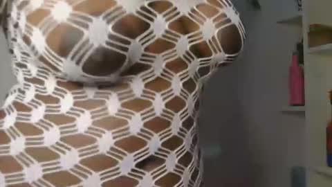 Bella online show from February 2025 05:26:02 AM