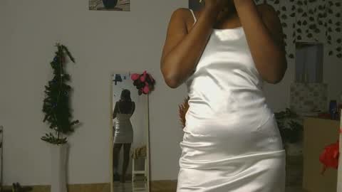 Snapshot of skyy_brown chatting on January 2026 11:08:01 PM Bella online show from January 2026 11:08:01 PM