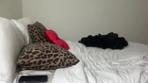 Skylar online show from October 2025 02:11:02 AM