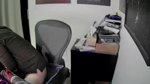 Snapshot of slave2pussy chatting on March 2025 05:44:01 AM slave2pussy online show from March 2025 05:44:01 AM