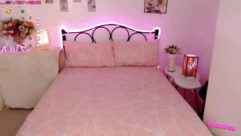 Snapshot of slave_amanda69 chatting on March 2025 09:02:01 AM Queen Cyrine online show from March 2025 09:02:01 AM