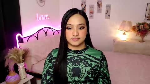 Snapshot of slave_amanda69 chatting on November 2025 02:44:01 PM Queen Cyrine online show from November 2025 02:44:01 PM