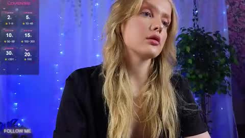 Lily online show from October 2025 01:39:01 PM