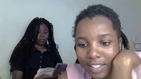 sleciah online show from November 2025 10:25:02 AM