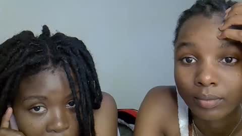 sleciah online show from November 2025 12:09:02 PM