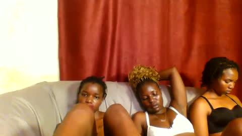 Snapshot of sleek_ass chatting on March 2025 05:11:02 AM sleek_ass online show from March 2025 05:11:02 AM