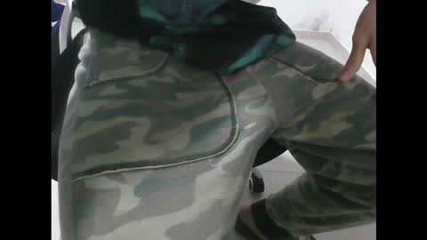 Snapshot of slender_cum chatting on October 2025 08:38:01 AM Slender Cum online show from October 2025 08:38:01 AM