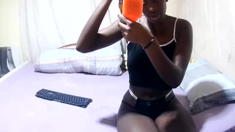 Snapshot of slender_sweetbabe chatting on July 2026 11:48:02 AM slender_sweetbabe online show from July 2026 11:48:02 AM