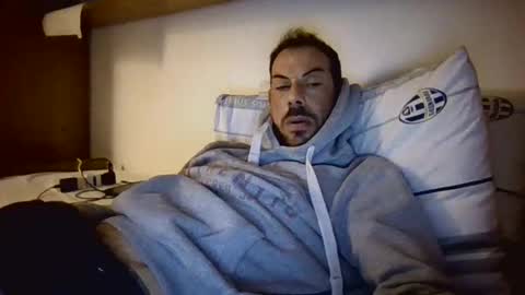 Snapshot of slevin1983 chatting on March 2025 03:27:02 PM slevin online show from March 2025 03:27:02 PM