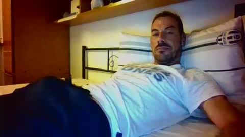 Snapshot of slevin1983 chatting on September 2025 11:48:01 PM slevin online show from September 2025 11:48:01 PM