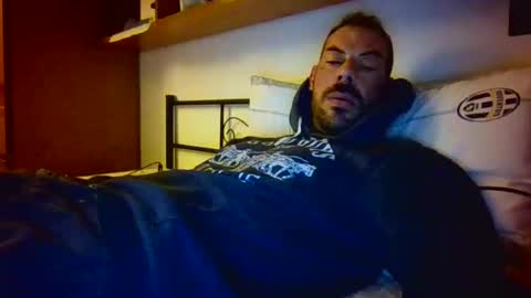 Snapshot of slevin1983 chatting on November 2025 02:44:01 PM slevin online show from November 2025 02:44:01 PM