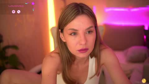 Elise  165cm 50kg online show from April 2026 06:50:01 PM