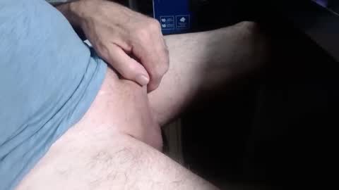 sliderguy699 online show from October 2025 01:05:01 AM