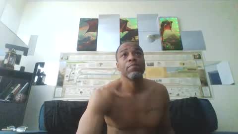 Snapshot of slim484035 chatting on April 2026 11:18:02 AM Slim8975 online show from April 2026 11:18:02 AM