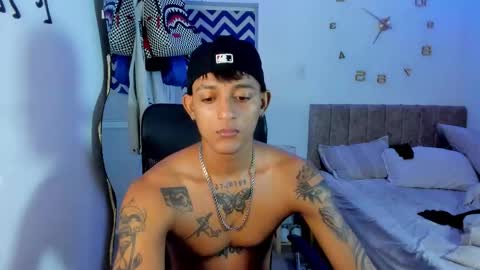 Snapshot of slim_master12 chatting on September 2025 10:11:01 PM slim_master12 online show from September 2025 10:11:01 PM