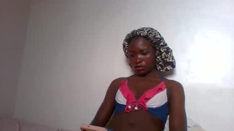 Snapshot of slimdiva chatting on October 2025 04:46:01 AM slimdiva online show from October 2025 04:46:01 AM