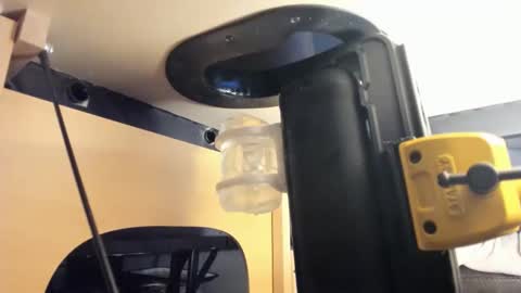 Snapshot of slimguerrilla chatting on April 2026 06:10:01 PM Slimguerrilla online show from April 2026 06:10:01 PM