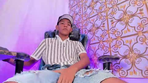 SlimLatino  online show from April 2026 04:13:02 AM