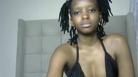 Snapshot of slimthicky_12 chatting on May 2026 10:22:02 PM slim online show from May 2026 10:22:02 PM