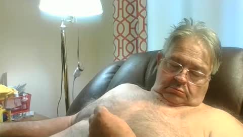 slippery_duck online show from November 2025 01:42:02 PM