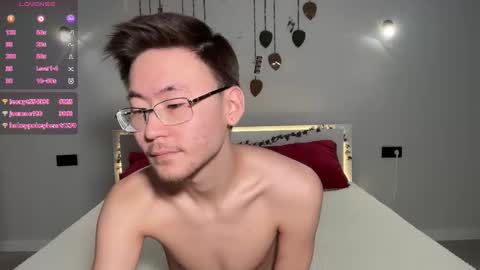 Snapshot of slola_li chatting on February 2026 02:33:01 AM Lola and Li - online show from February 2026 02:33:01 AM