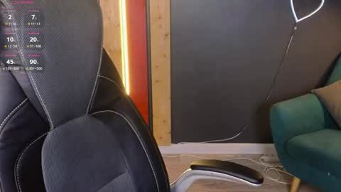 Snapshot of slow_flower chatting on April 2026 11:55:02 AM Emilia online show from April 2026 11:55:02 AM