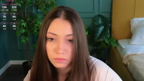 Snapshot of slow_flower chatting on April 2026 12:26:01 PM Emilia online show from April 2026 12:26:01 PM