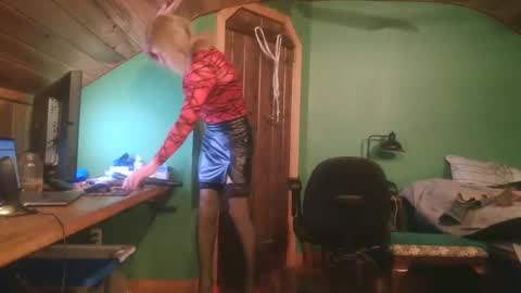 slutjennifertransxx online show from October 2025 02:56:01 AM