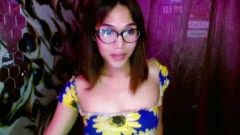 Snapshot of slutqueen_raz chatting on July 2026 06:03:02 PM Raz online show from July 2026 06:03:02 PM