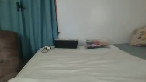 Snapshot of sluttamer72 chatting on March 2026 01:44:01 AM Jade and Thomas online show from March 2026 01:44:01 AM