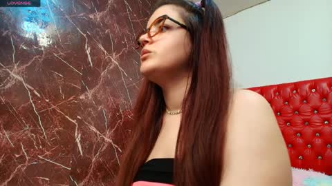 Snapshot of slutty_milf_bitch chatting on April 2026 12:14:01 PM Ana online show from April 2026 12:14:01 PM